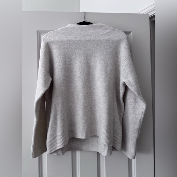 Uniqlo Women's Light Cream Cowl Neck Sweater - Picture 1 of 2